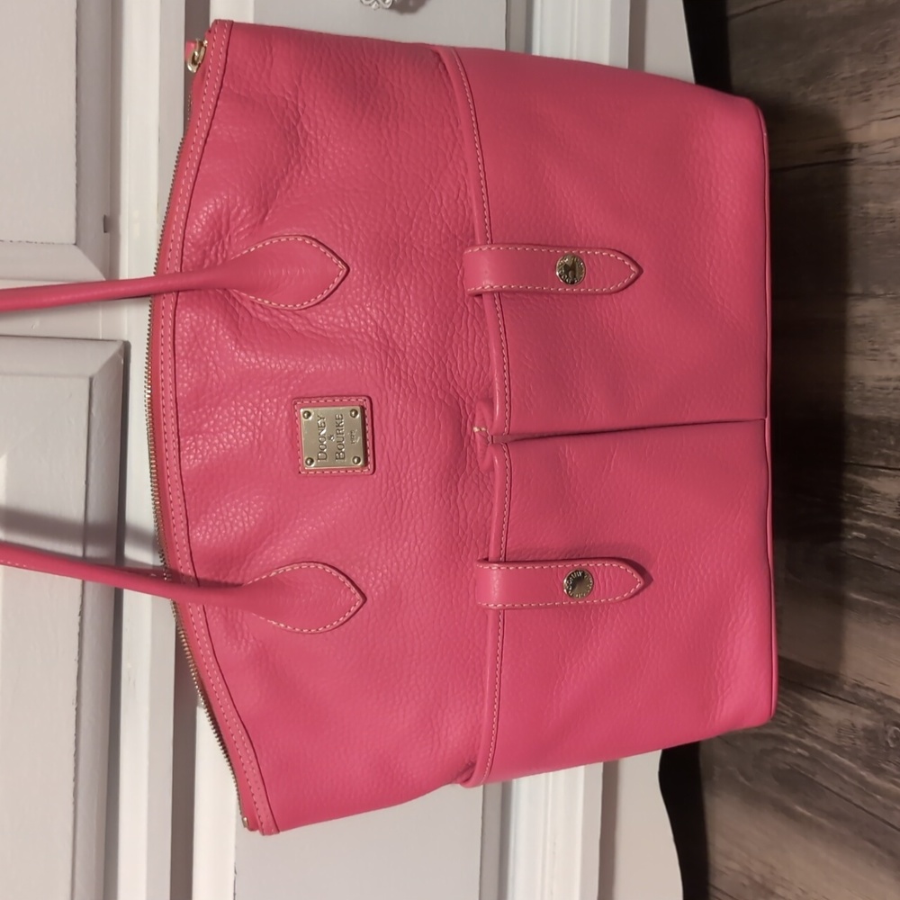 Dooney and Bourke Kelly shoulder bag with small purse.